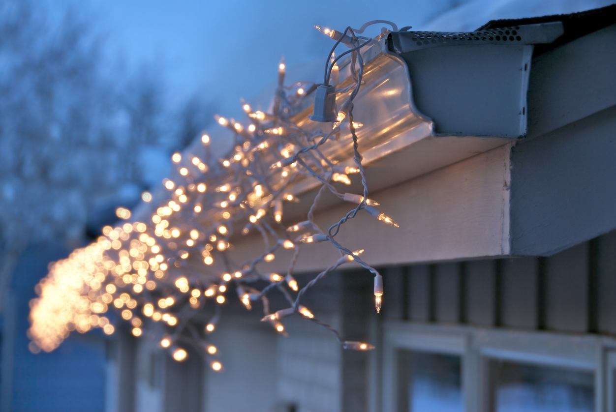 How to Hang Christmas Lights on Eavestrough Alpine Exteriors Siding